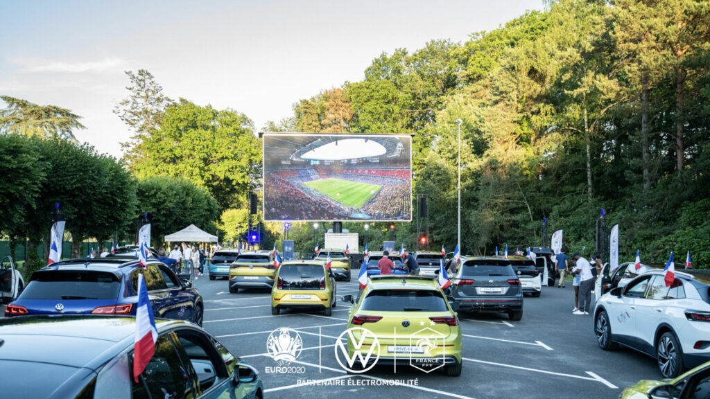 drive-in-volkswagen-france-clairefontaine-euro2020