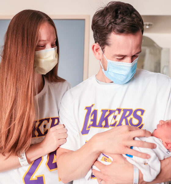 Pour le #KobyDay, les Lakers ont offert des cadeaux aux nouveaux-nés